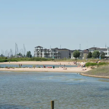 612s Luxury 2 Bedroom Terrace, Waterview *