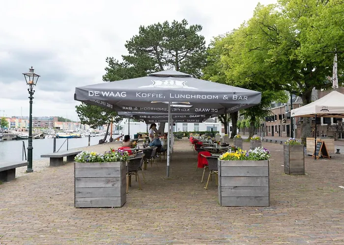 612s Luxury 2 Bedroom Terrace, Waterview Daire