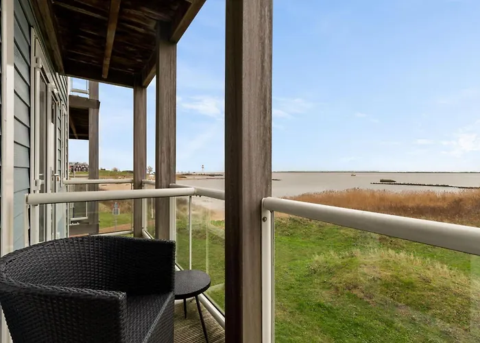 612s Luxury 2 Bedroom Terrace, Waterview