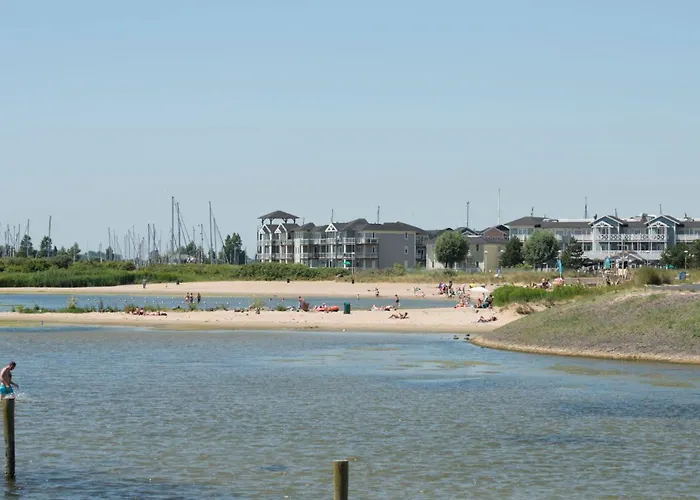 612s Luxury 2 Bedroom Terrace, Waterview *